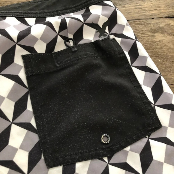 American Eagle Outfitters Mens Small Unlined Boardshorts Geometric Swim Surf - Picture 7 of 7